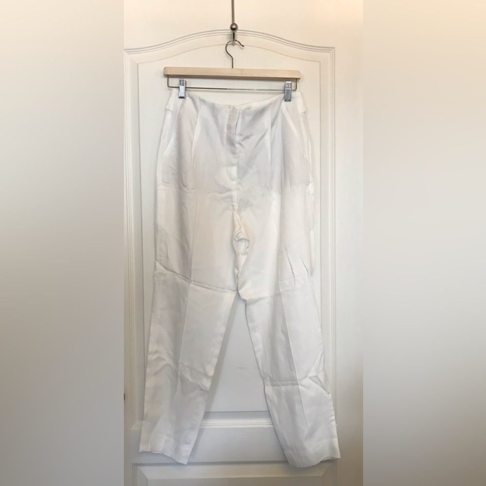 RW&CO. WHITE SUITING PANT WITH DETAILING